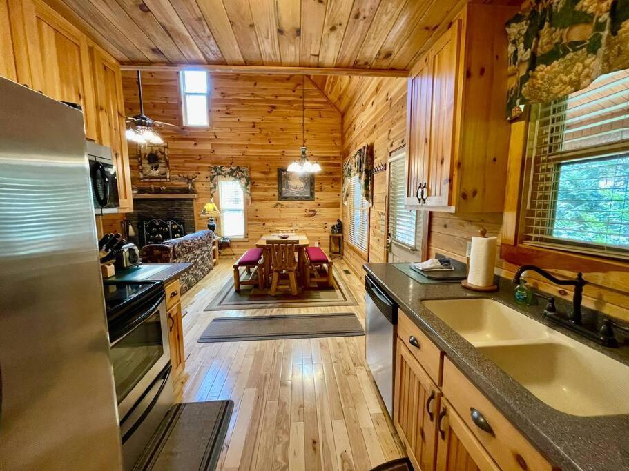 Cabin 2 Bed Close To Helen Hot Tub #15 Экстерьер фото